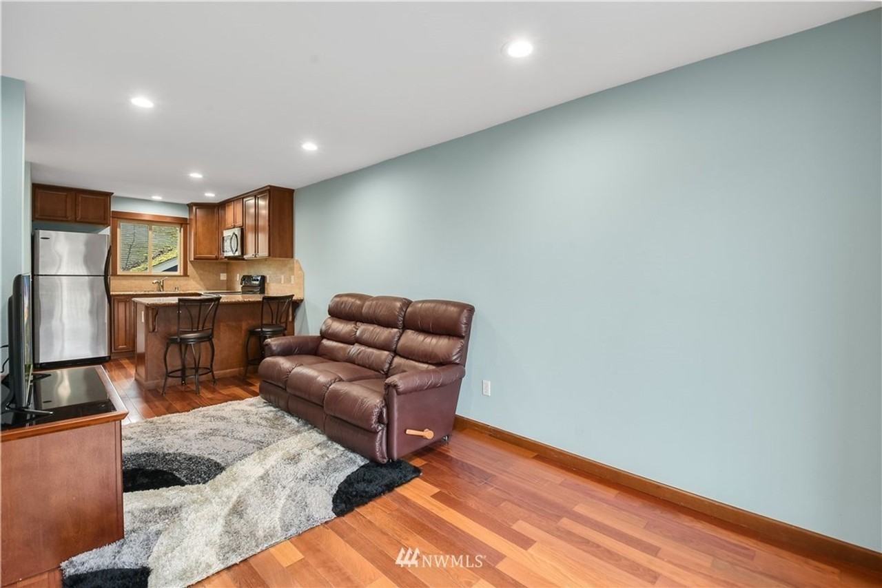 9423 35th Ave Sw #B - Photo 5 of 18