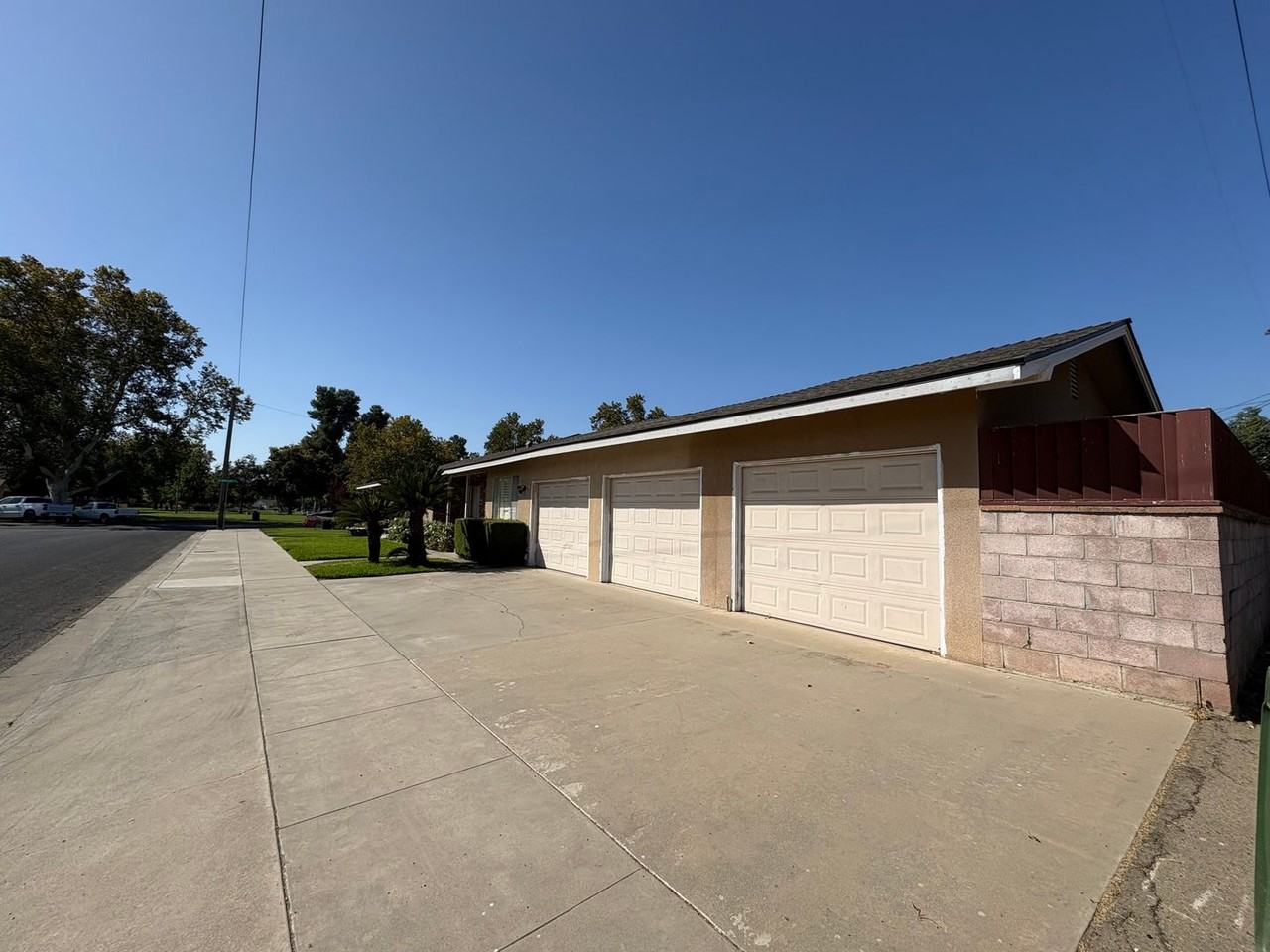 341 N Garden Dr - Photo 3 of 20