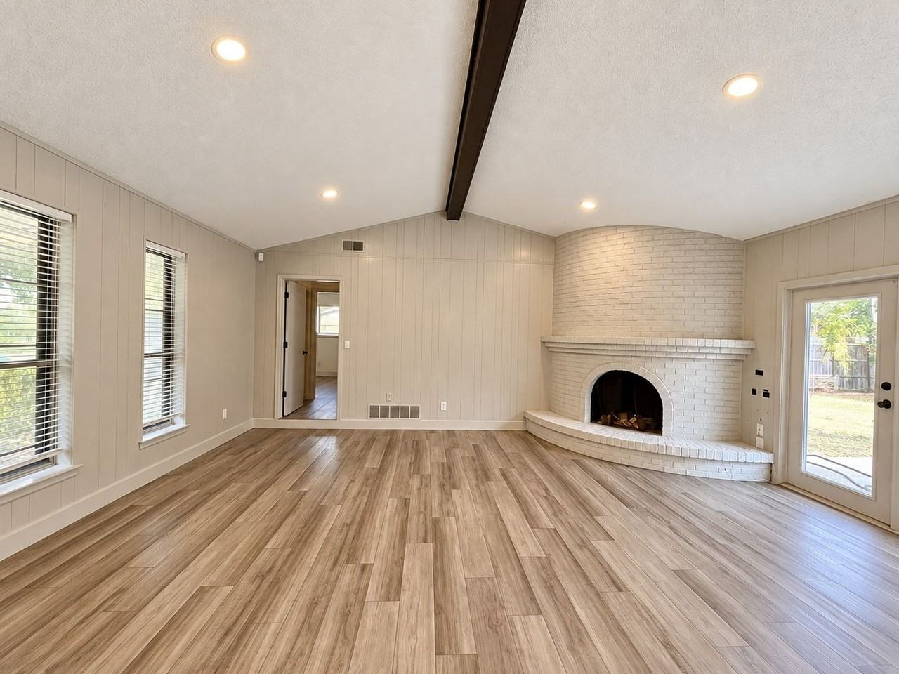 2404 Kentfield Dr - Photo 4 of 20