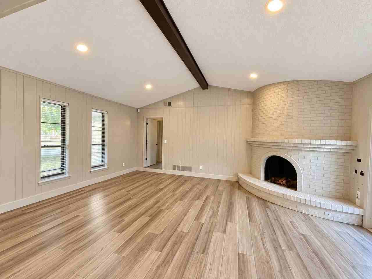 2404 Kentfield Dr - Photo 5 of 20