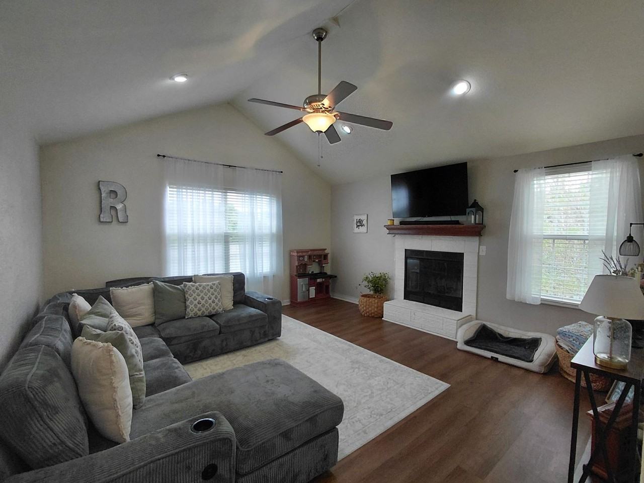 21079 Hideaway Ln - Photo 2 of 24