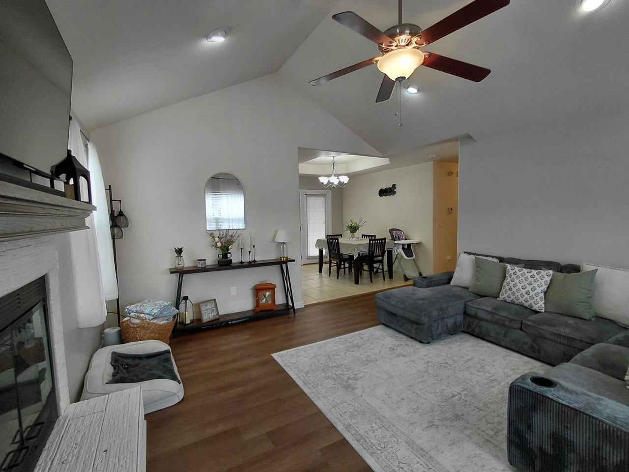 21079 Hideaway Ln - Photo 3 of 24
