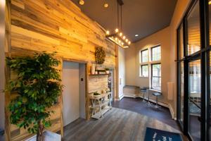 featured image of 512 W River Rd