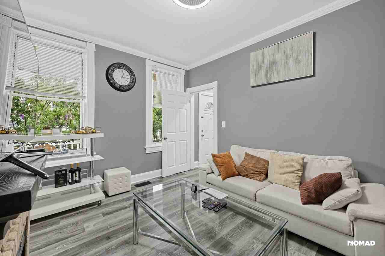 1627 W St Se - Photo 2 of 37
