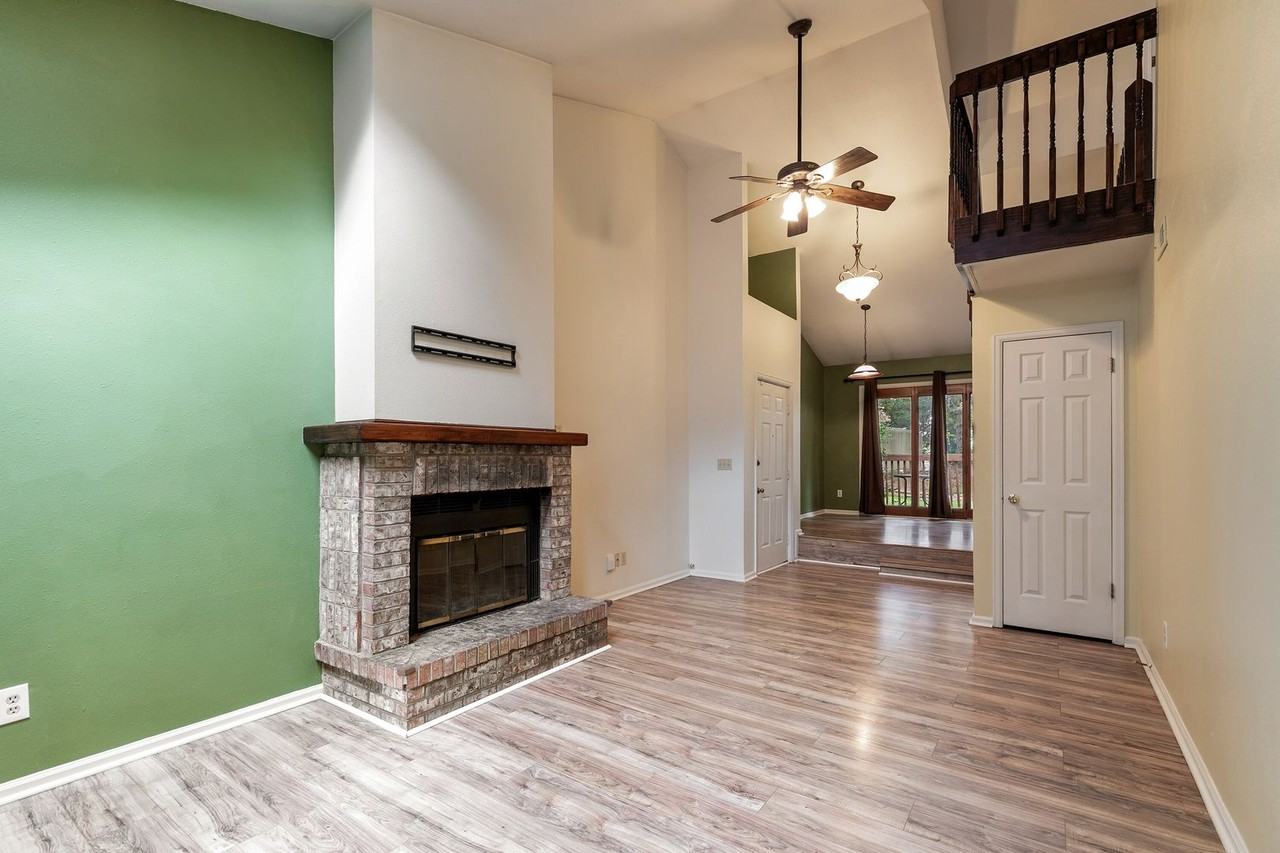 1090 Sundering Dr - Photo 2 of 26