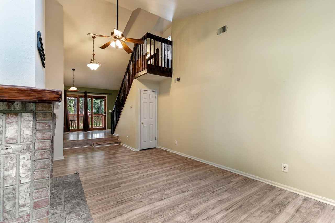 1090 Sundering Dr - Photo 3 of 26