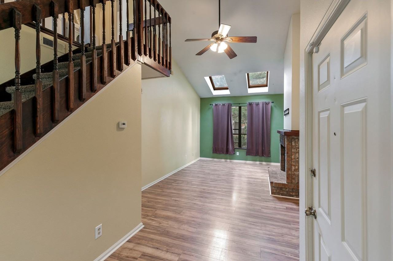 1090 Sundering Dr - Photo 5 of 26