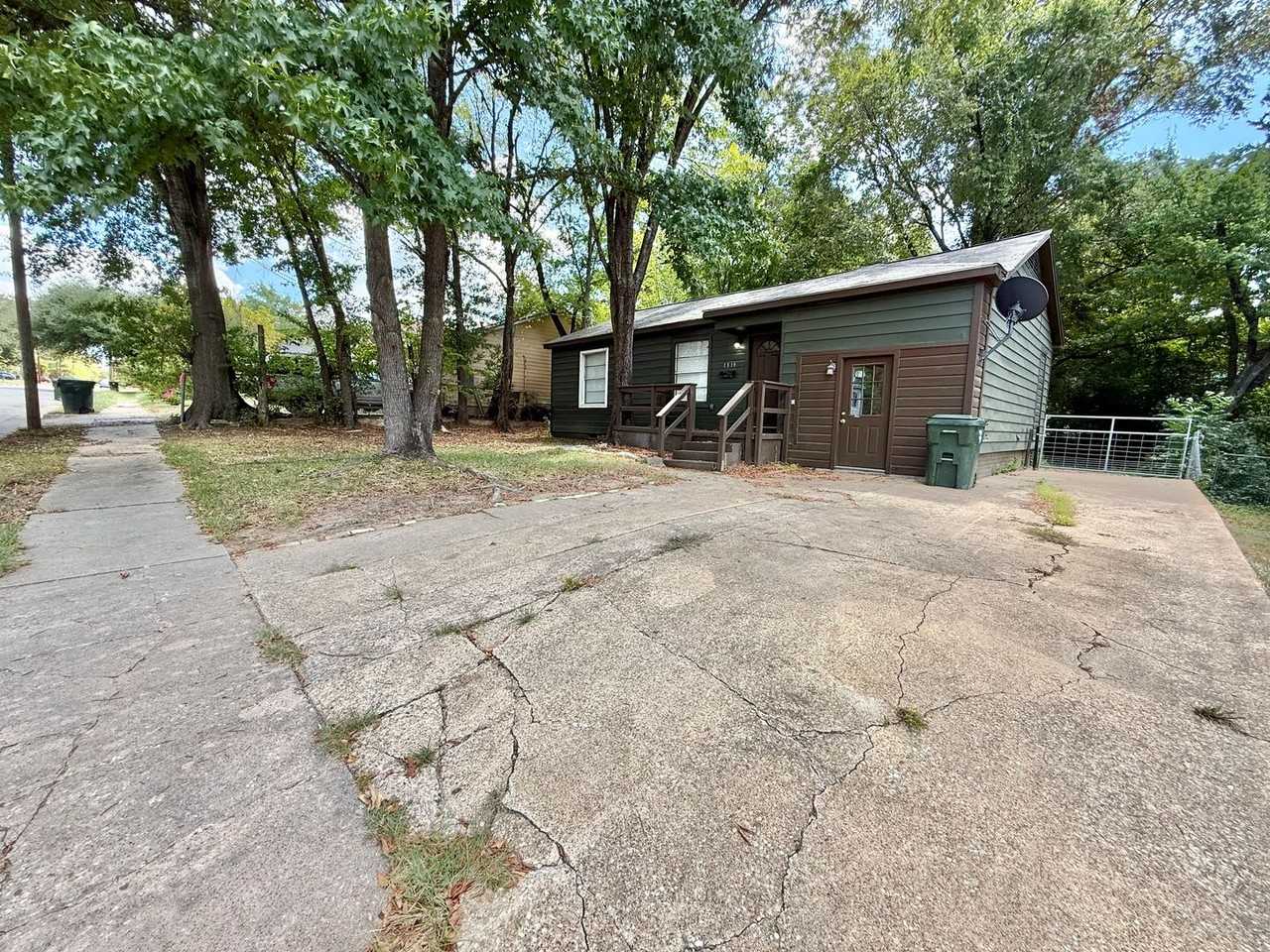 1319 E Dawson St - Photo 3 of 26