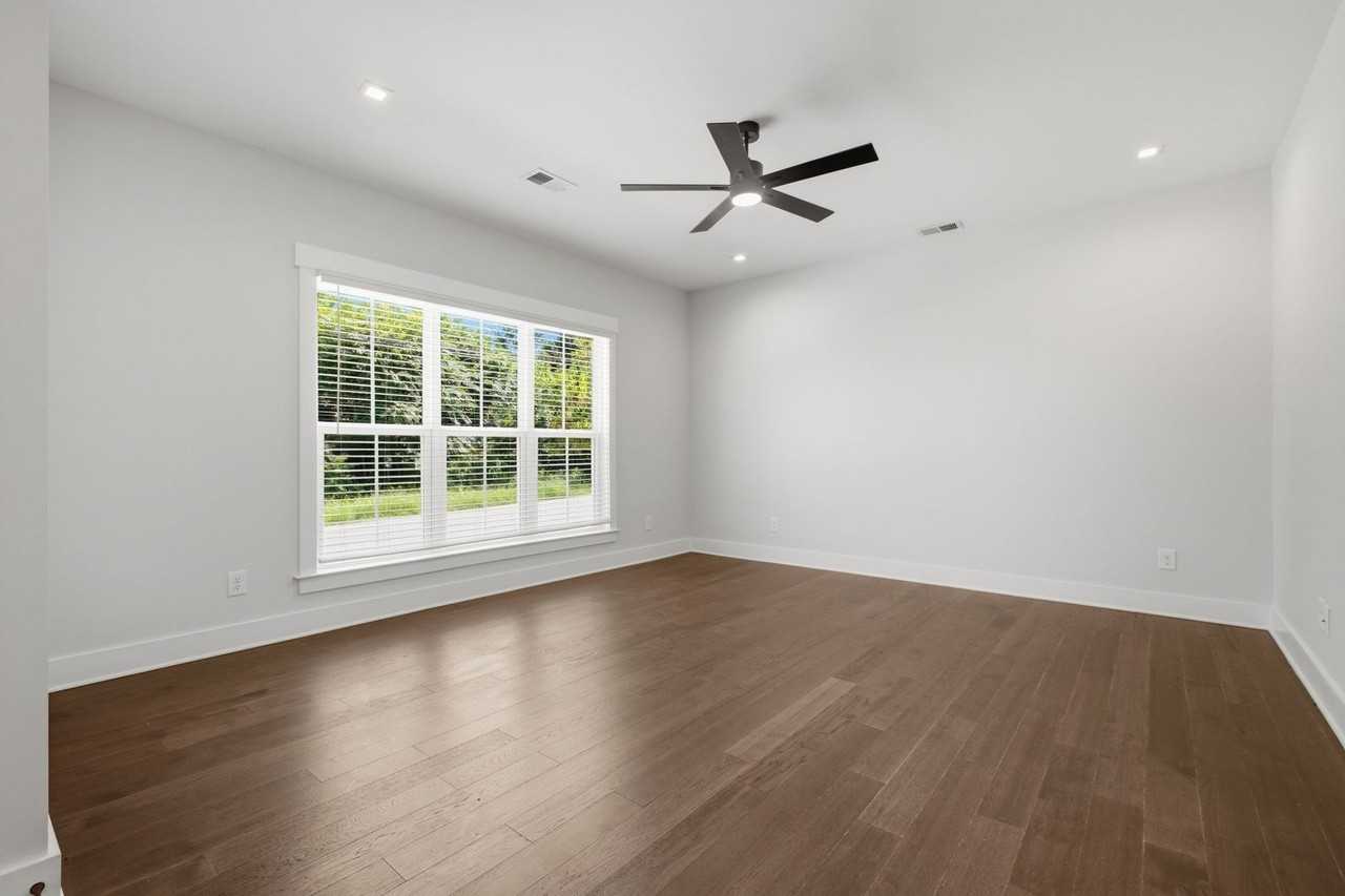 2305 Lacy St - Photo 6 of 28