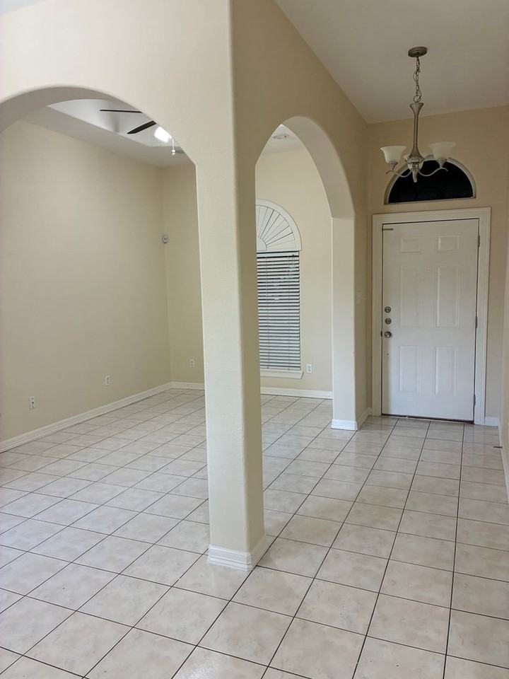 3215 Campanario Cir - Photo 3 of 15