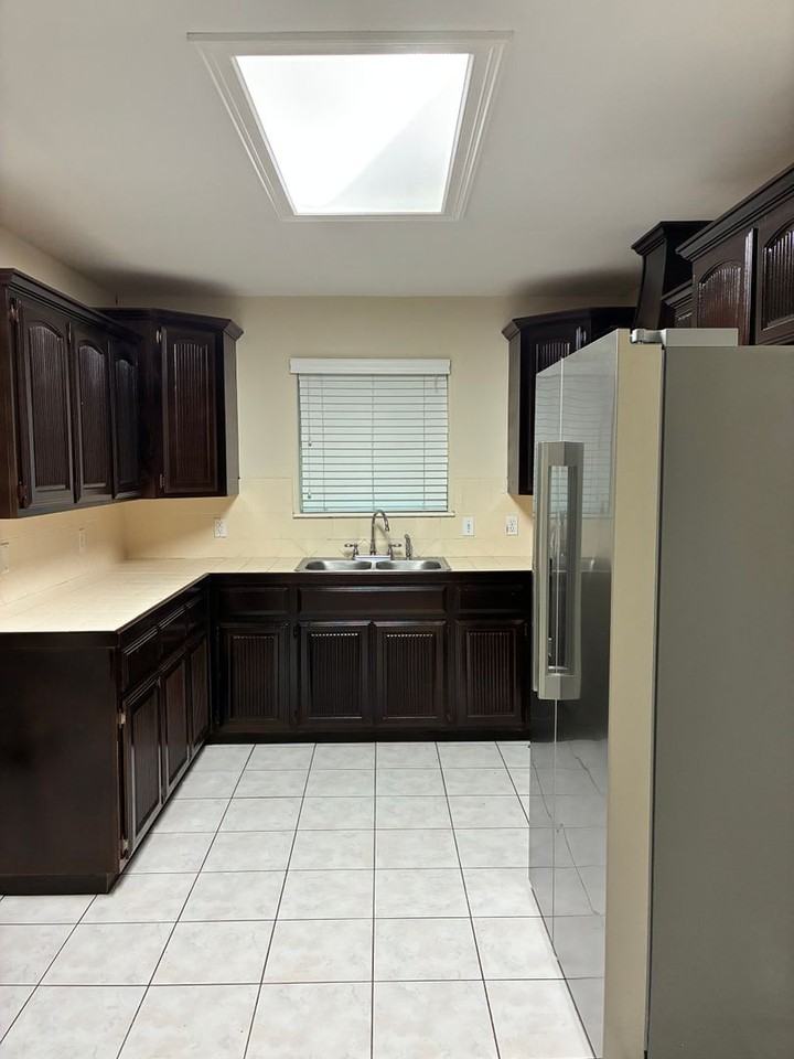 3215 Campanario Cir - Photo 5 of 15