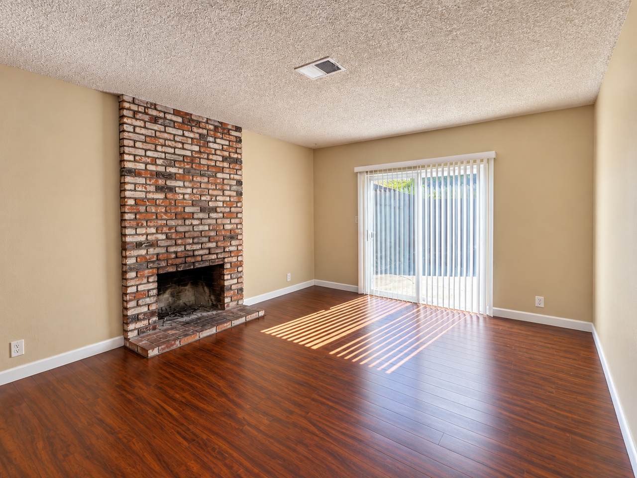 32456 Darlene Way - Photo 4 of 12