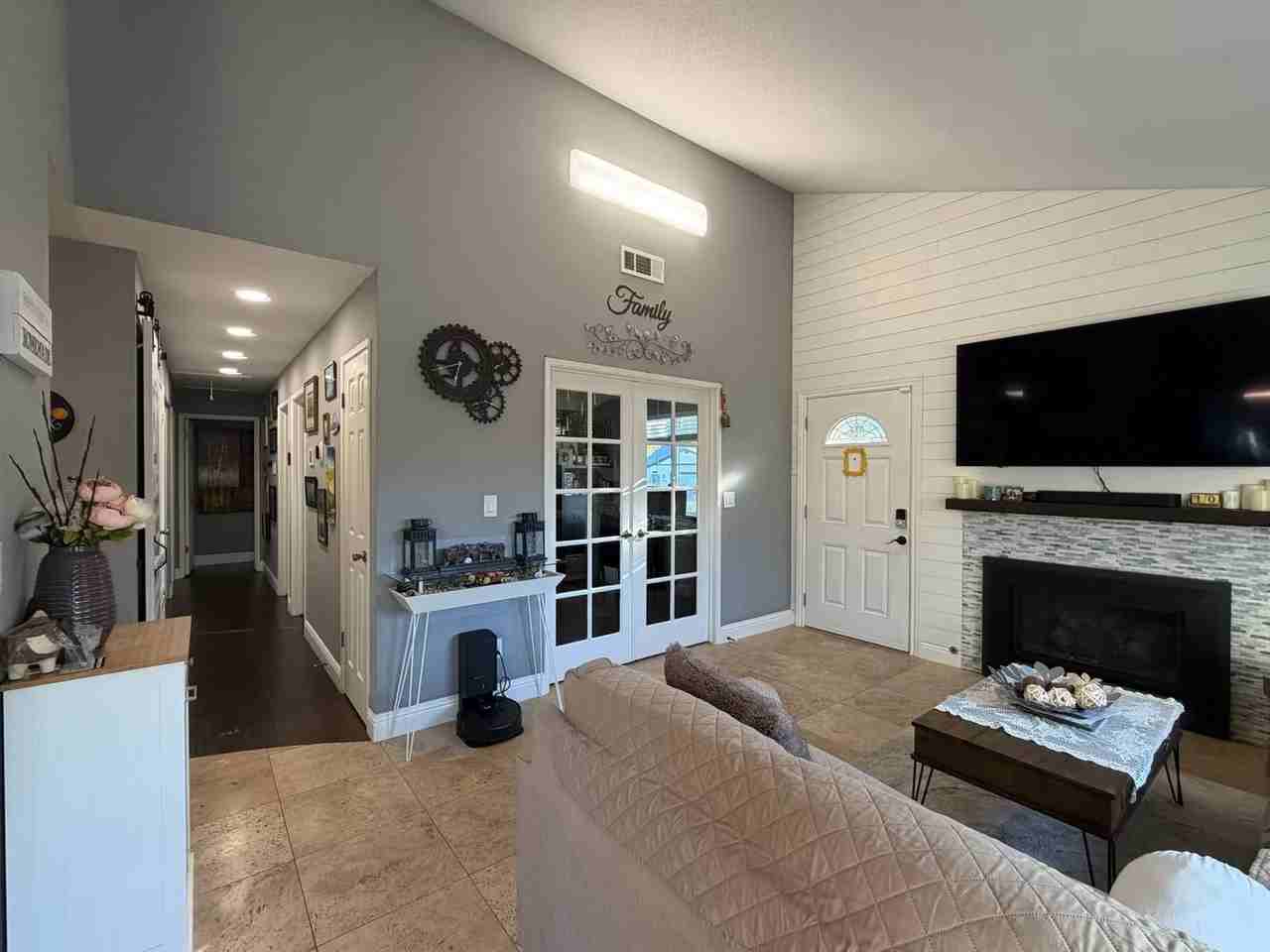 1825 Rhododendron Dr - Photo 4 of 17
