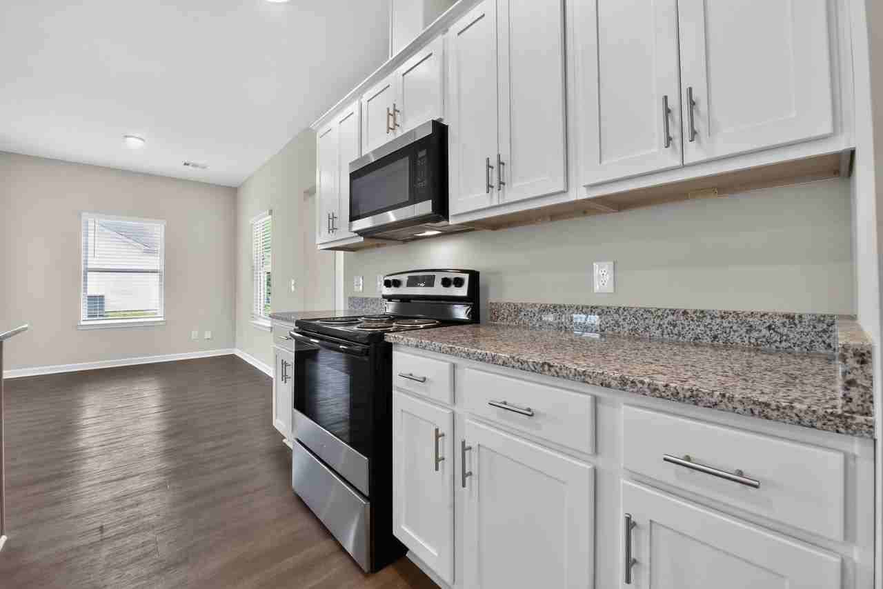 4323 Alderic St - Photo 2 of 17