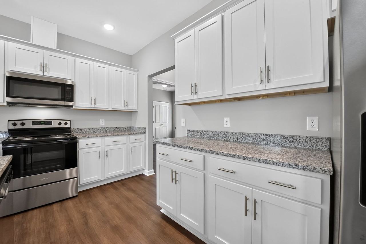 4323 Alderic St - Photo 3 of 17