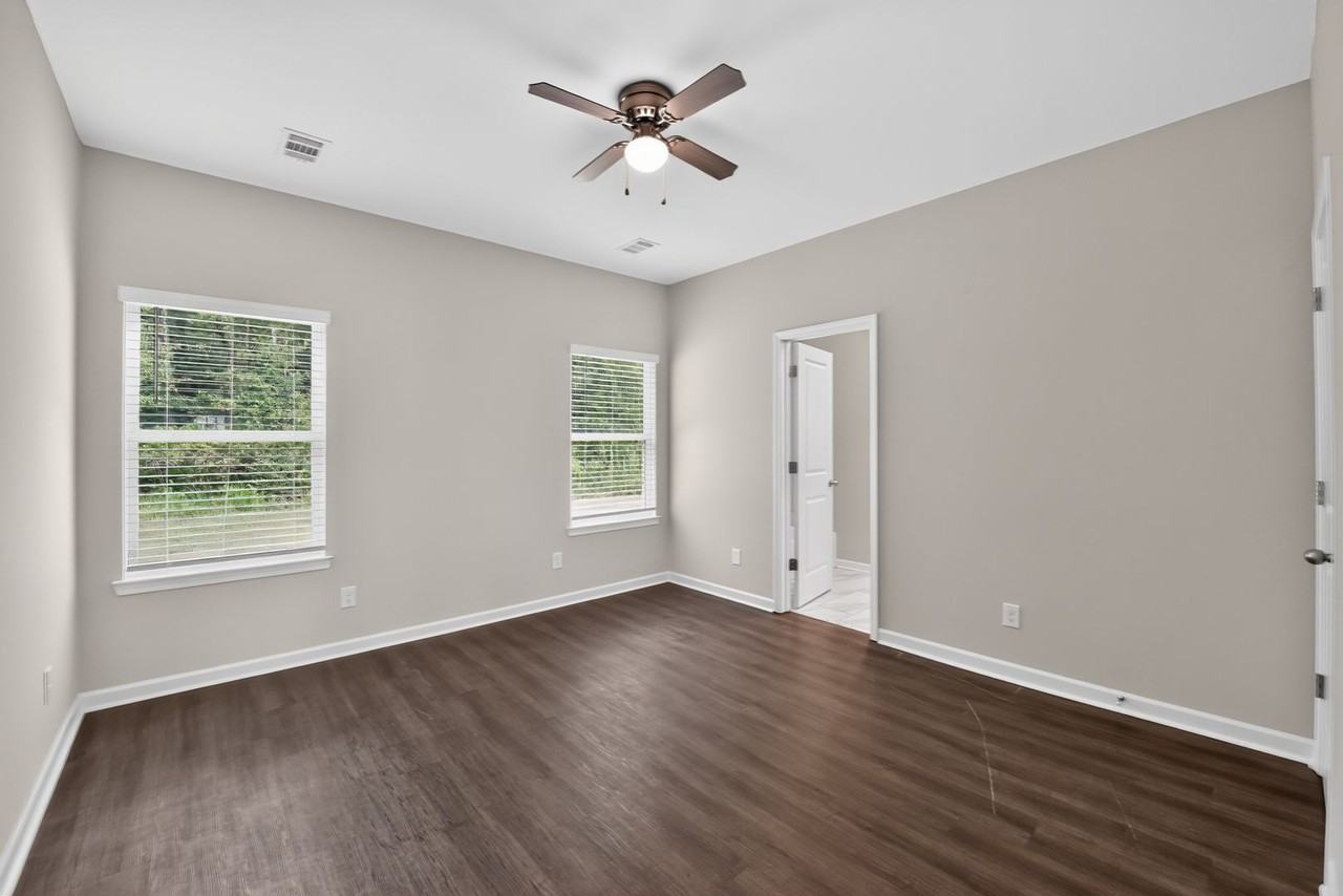 4323 Alderic St - Photo 6 of 17