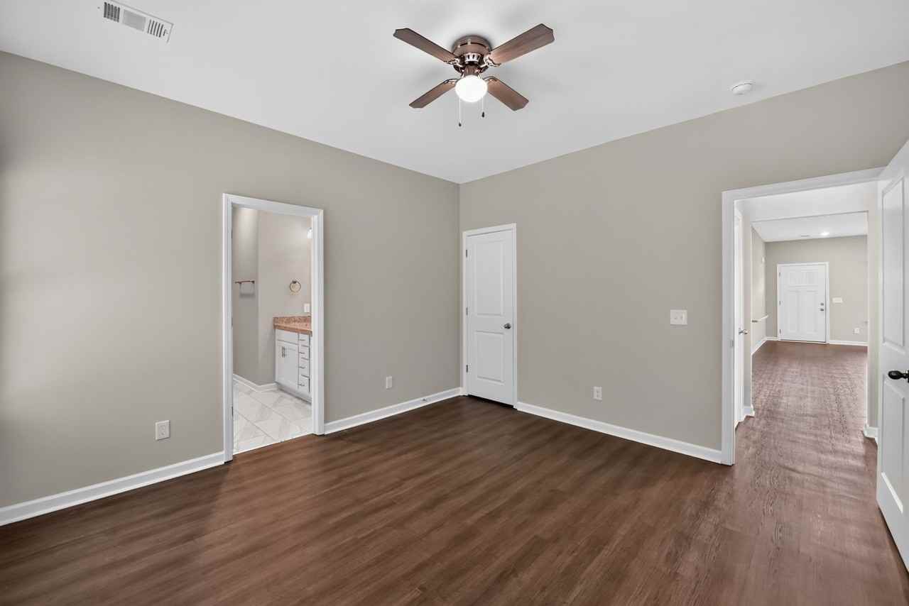 4323 Alderic St - Photo 7 of 17