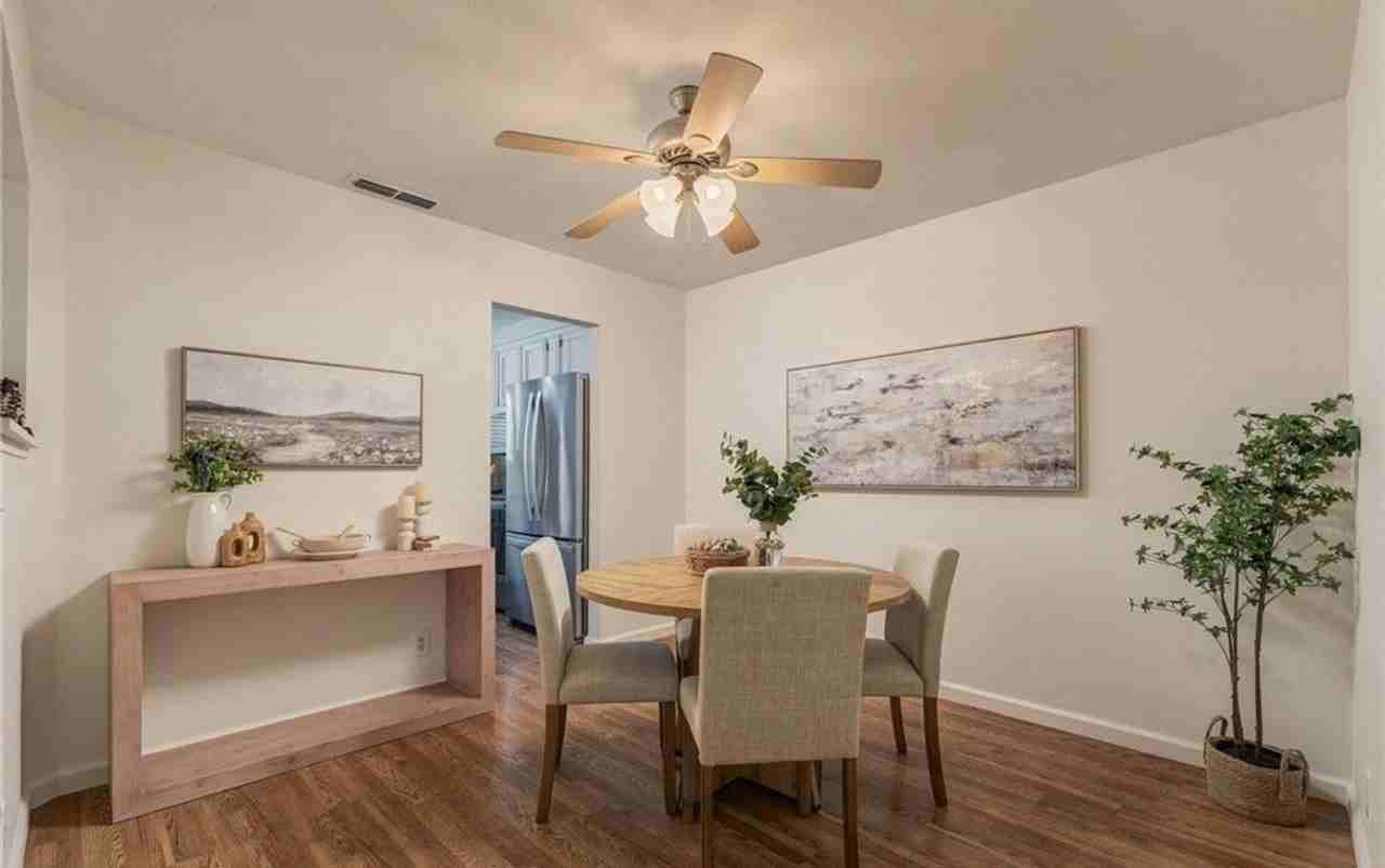 30 Burkeshire Ct - Photo 4 of 15
