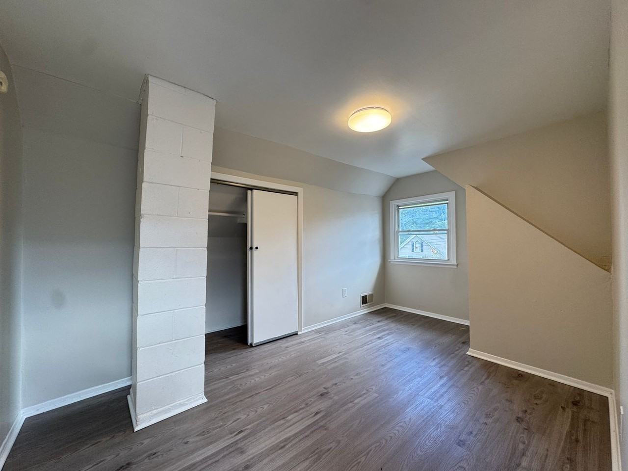 48 Stevens St - Photo 4 of 19
