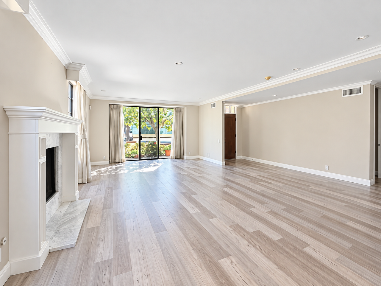885 S Orange Grove Blvd #11 - Photo 4 of 29