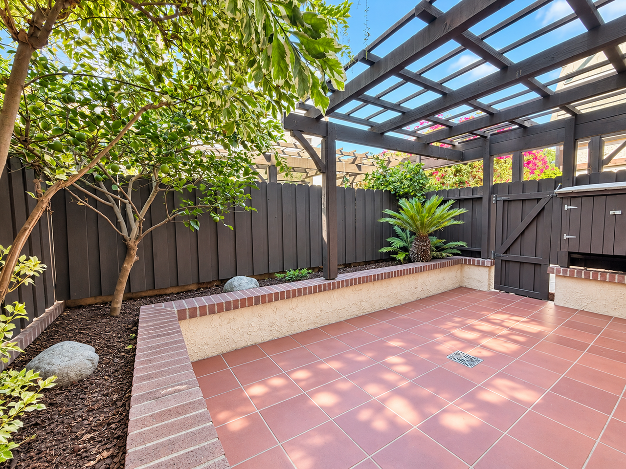 885 S Orange Grove Blvd #11 - Photo 7 of 29