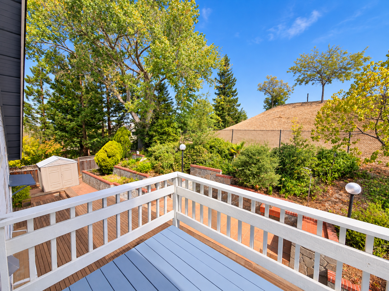 3071 Crestablanca Dr - Photo 2 of 25