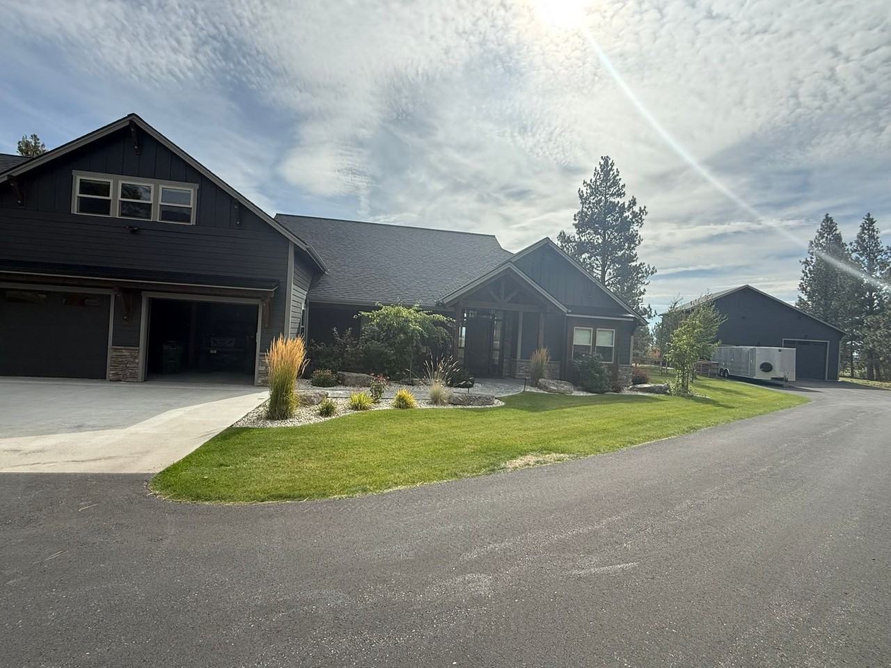 875 Saddleback Dr - Photo 2 of 38