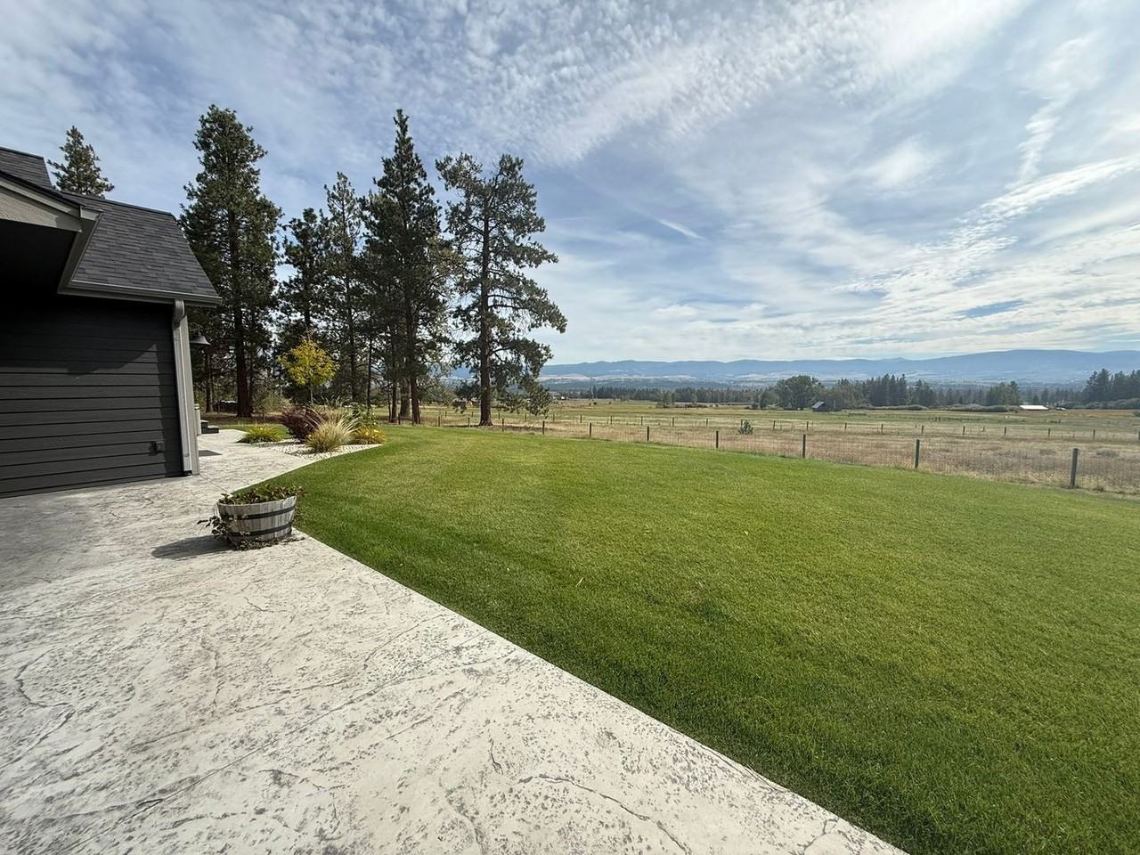 875 Saddleback Dr - Photo 5 of 38