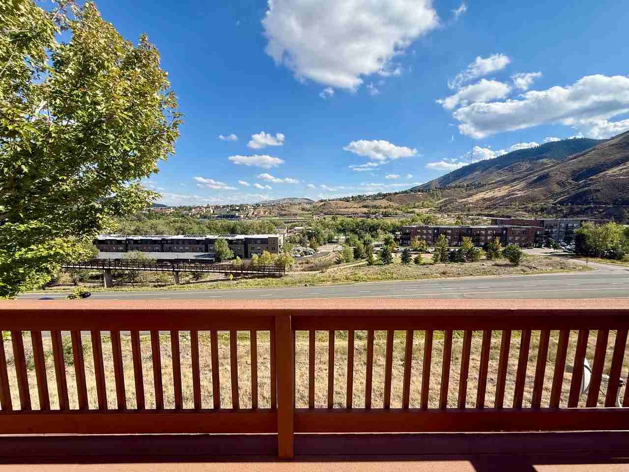 537 Canyon View Dr - Photo 4 of 50