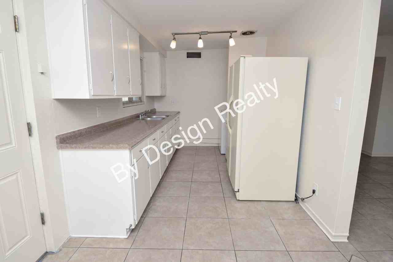 3537 E Water St - Photo 7 of 19