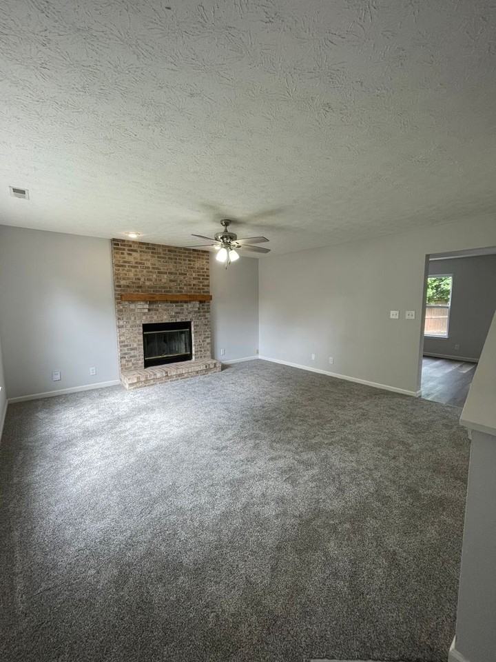624 Elijah St - Photo 2 of 31