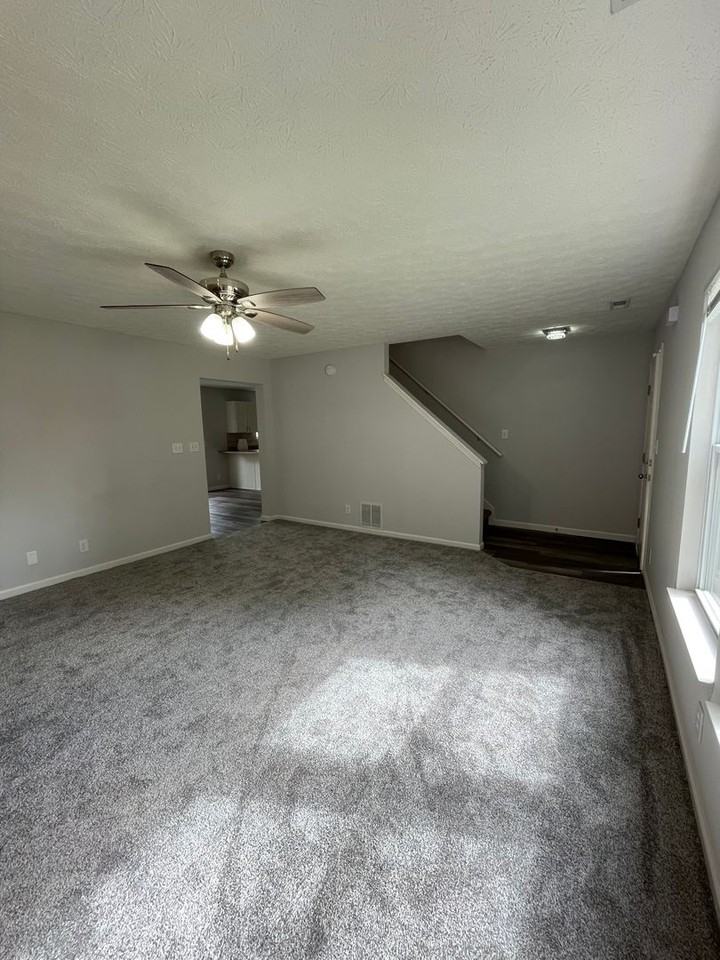 624 Elijah St - Photo 3 of 31