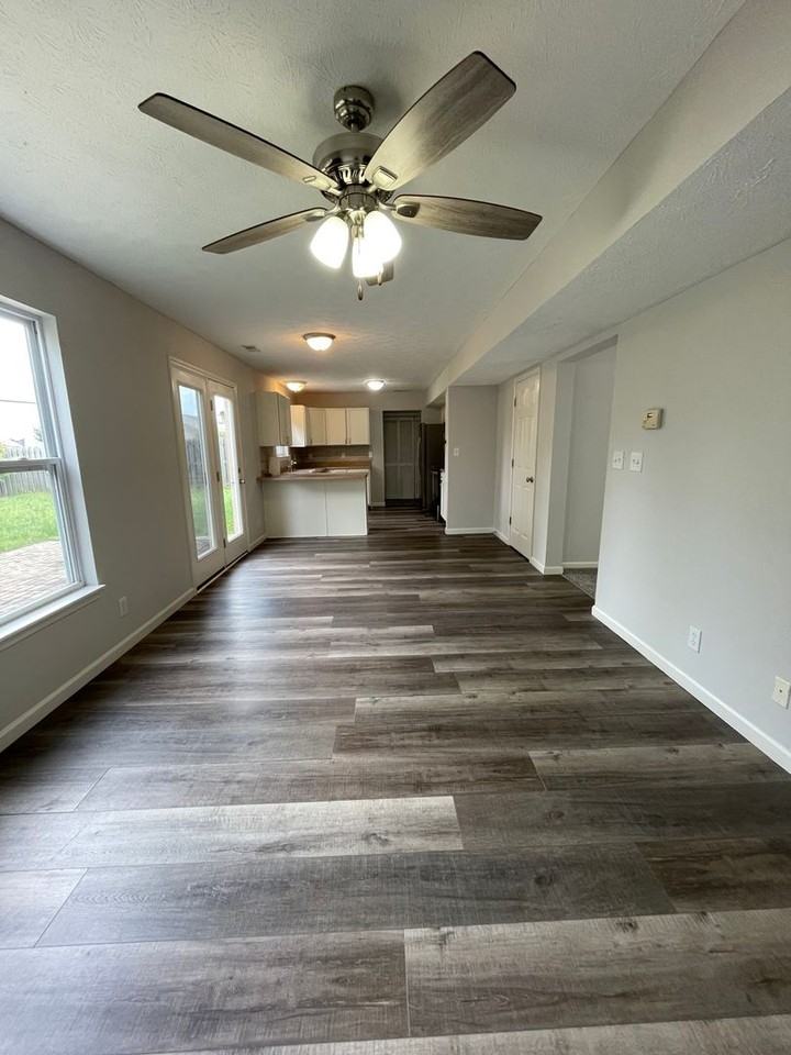 624 Elijah St - Photo 5 of 31