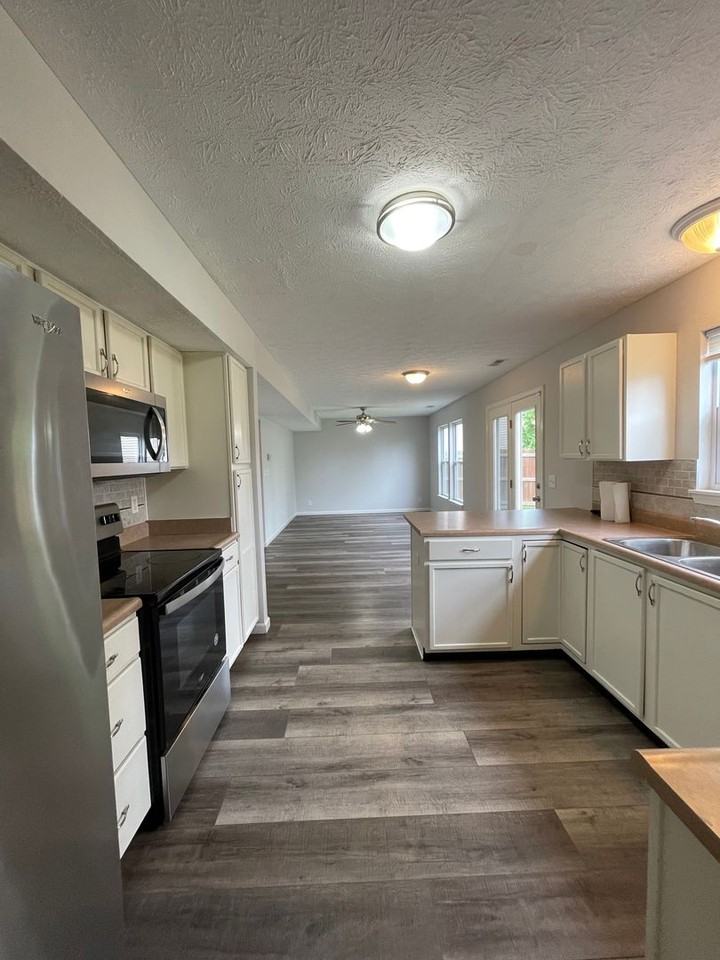 624 Elijah St - Photo 7 of 31