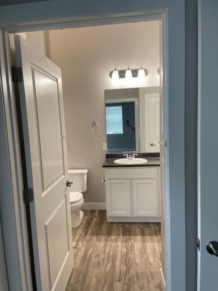 14351 E Tennessee Ave - Photo 3 of 23