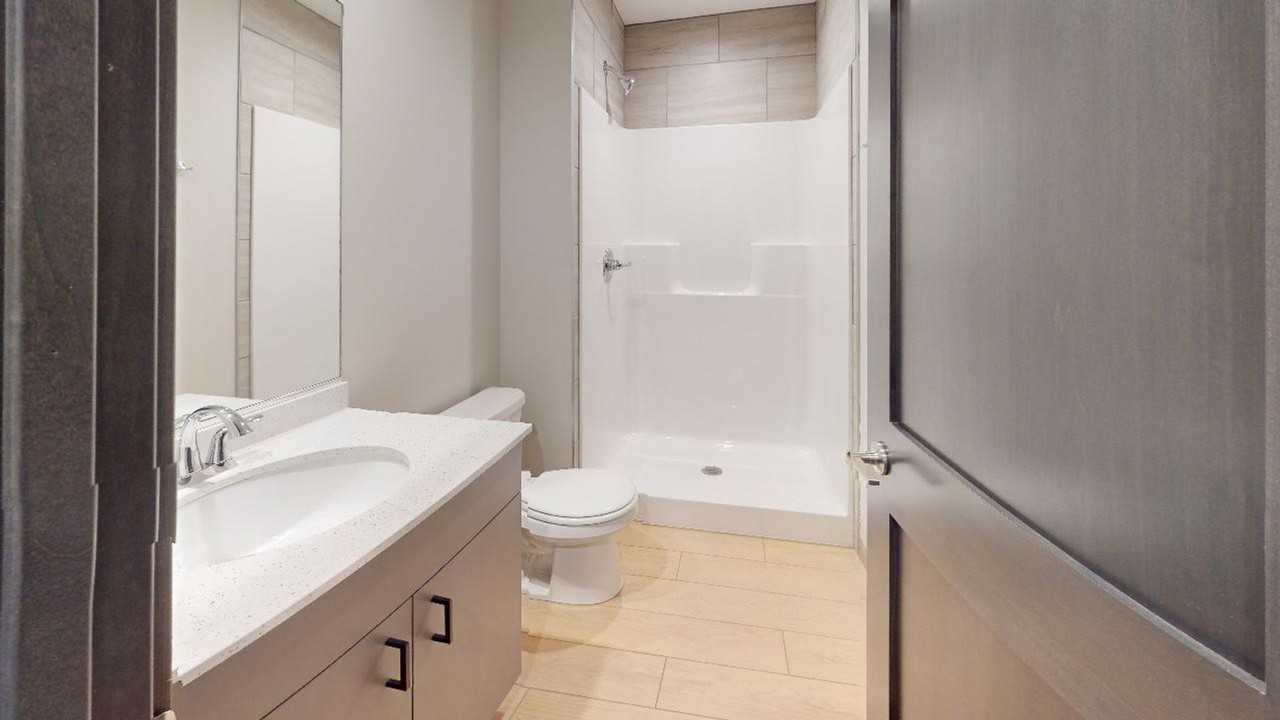 1320 7th St Se - Photo 4 of 5