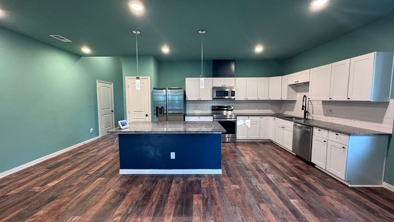 2219 College St - Photo 4 of 23