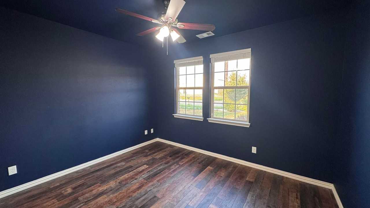 2219 College St - Photo 7 of 23