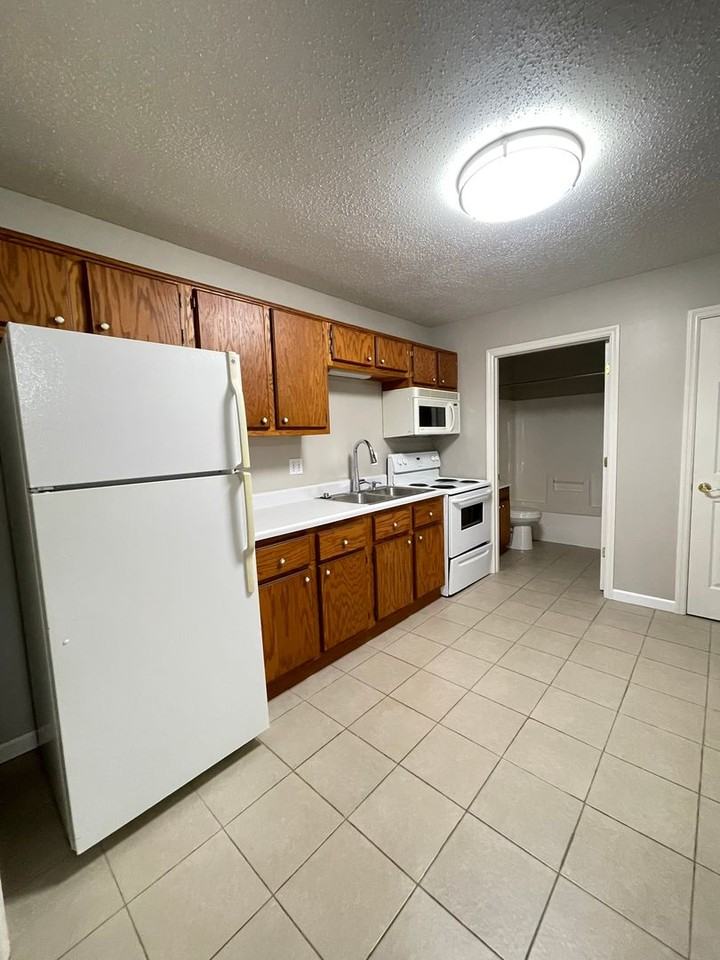 255 W 3rd St - Photo 6 of 12