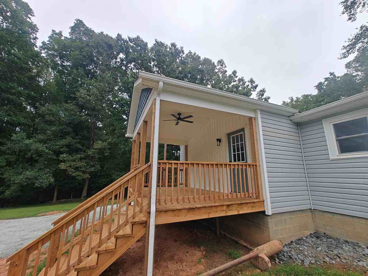 2561 Mountain View Rd - Photo 4 of 14