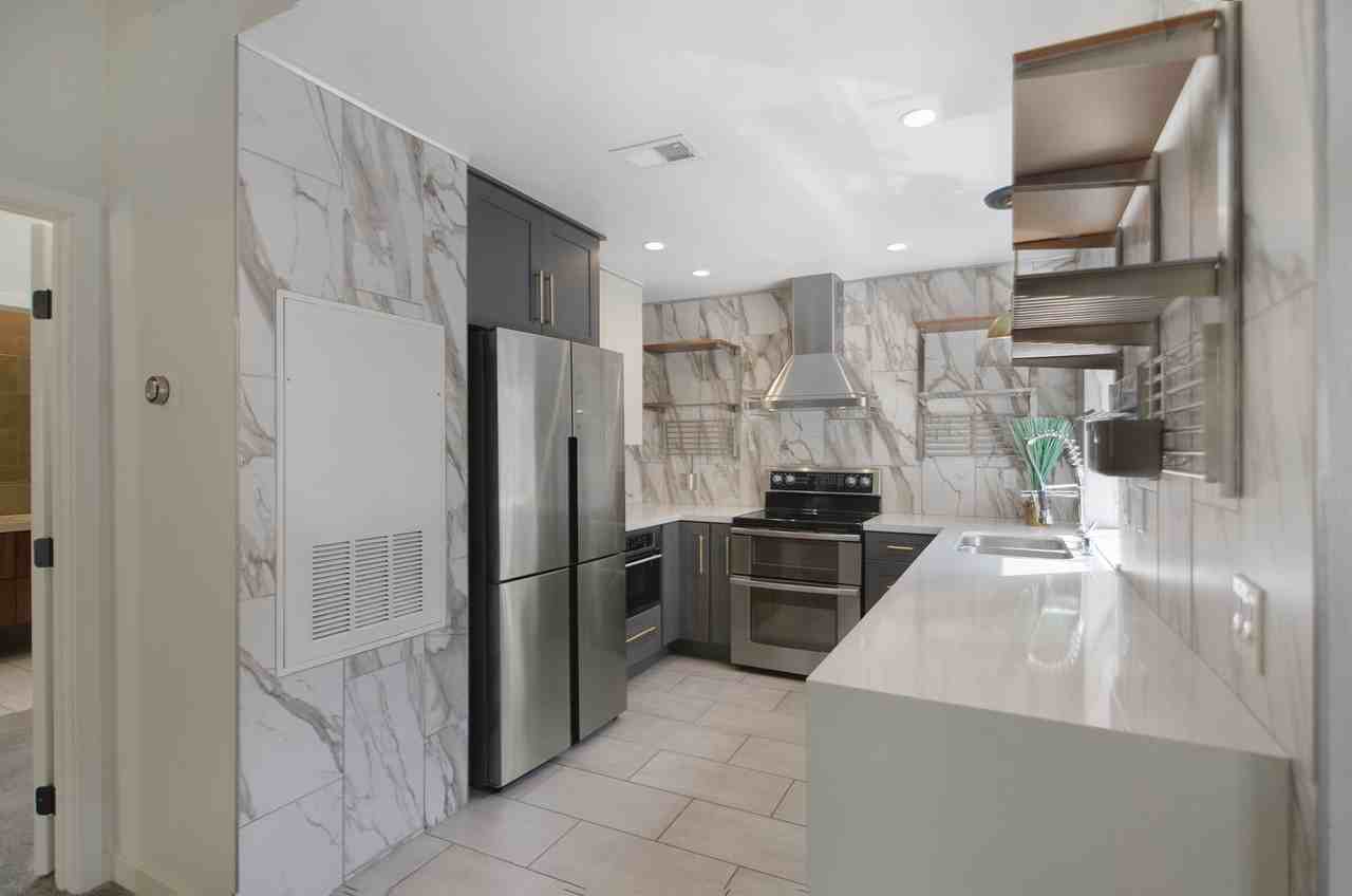 18 Corniche Dr #H - Photo 4 of 23