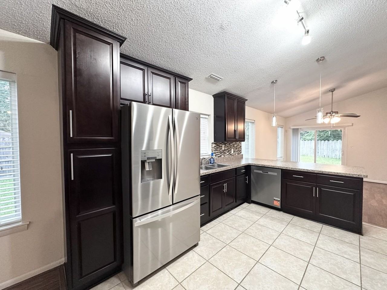 1696 Guthrie St - Photo 6 of 23