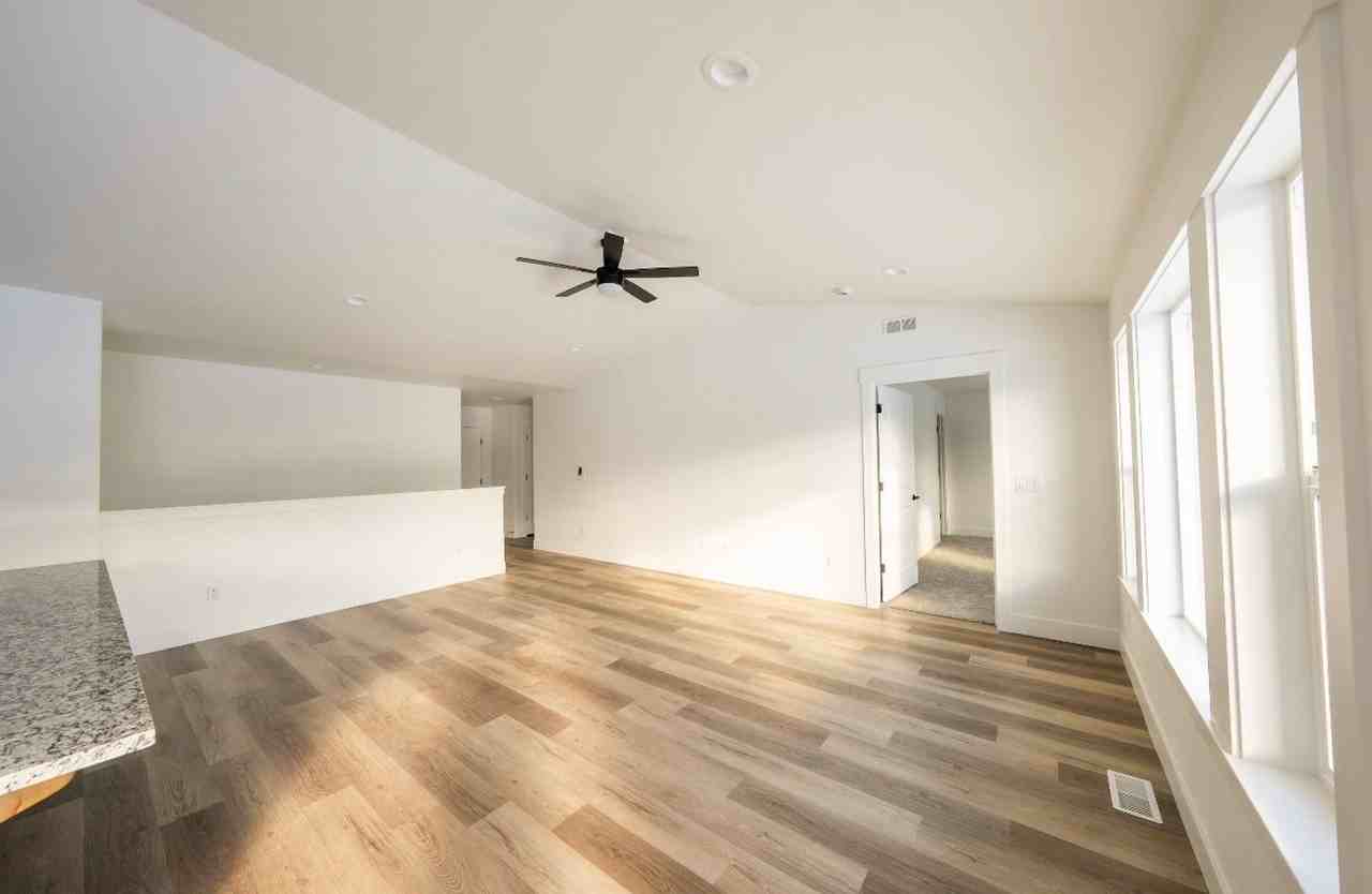 505 Jeanine Dr - Photo 5 of 26