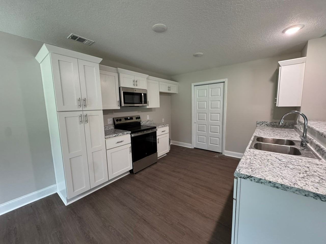 115 Beasley Rd - Photo 4 of 15