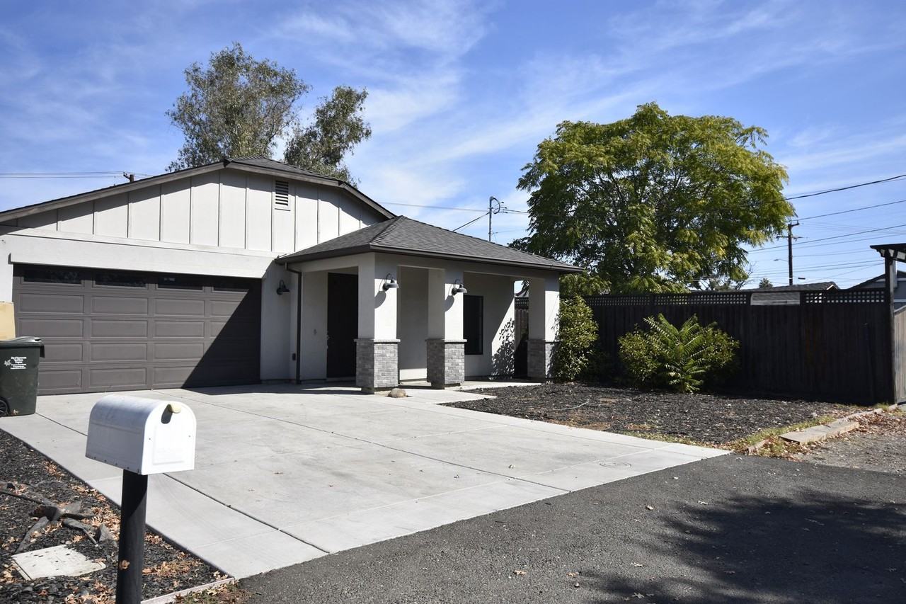 1953 Juliesse Ave - Photo 2 of 17