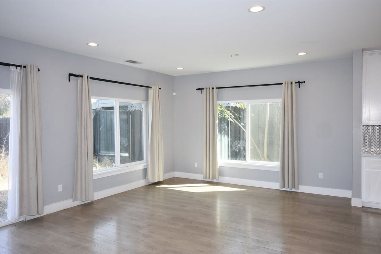 1953 Juliesse Ave - Photo 3 of 17