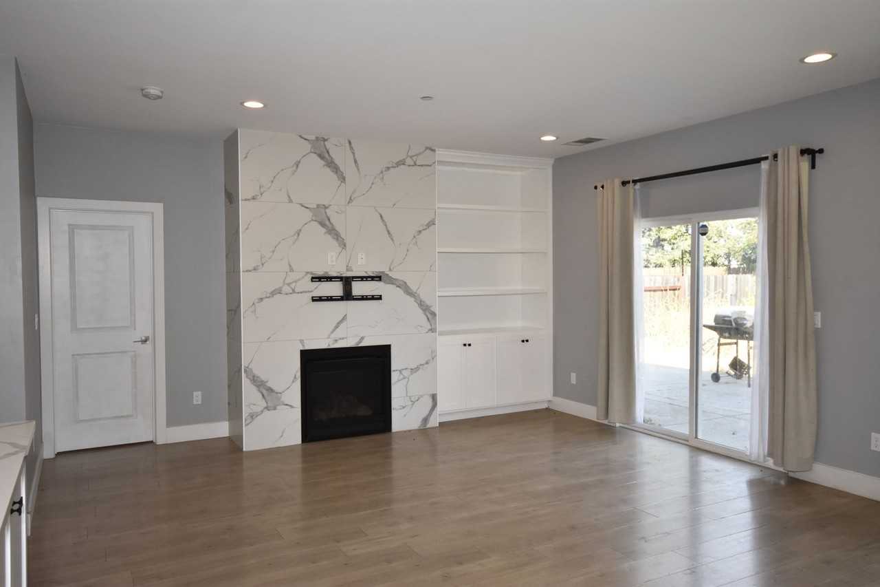 1953 Juliesse Ave - Photo 4 of 17