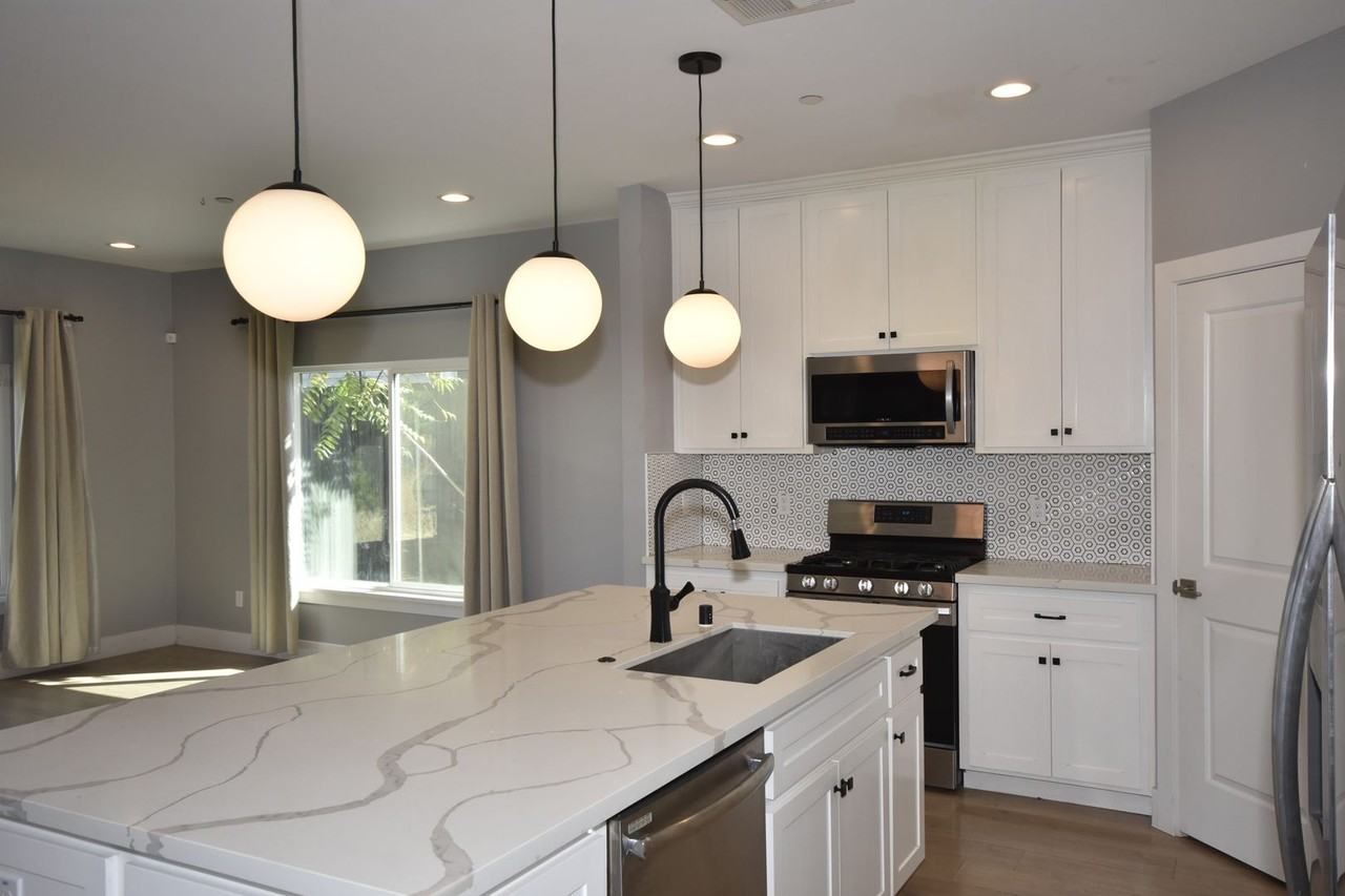 1953 Juliesse Ave - Photo 6 of 17