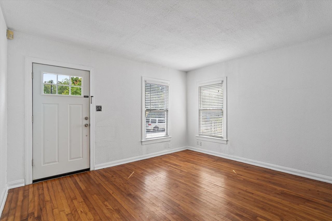 2932 Moss St - Photo 3 of 21