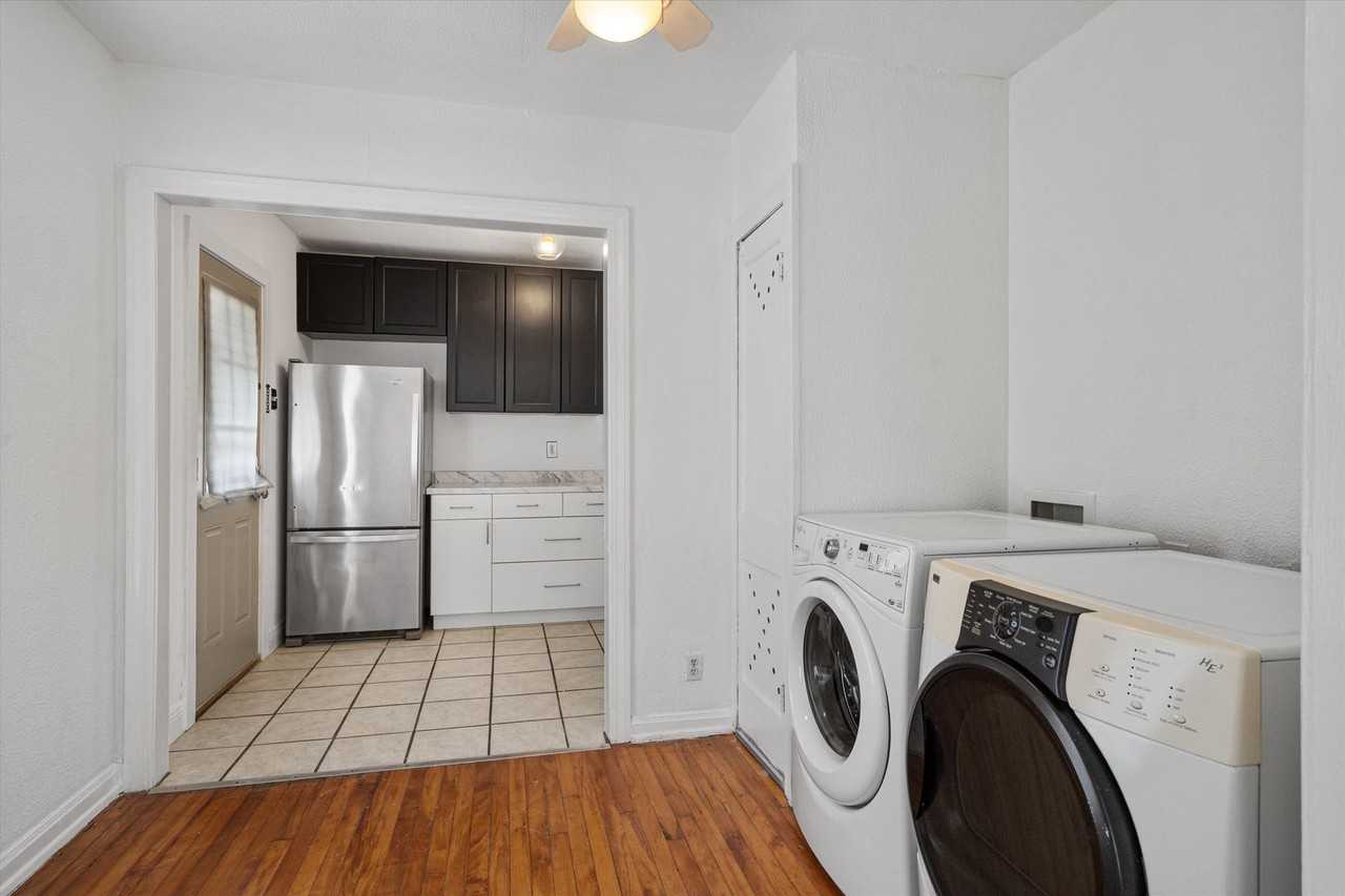 2932 Moss St - Photo 6 of 21